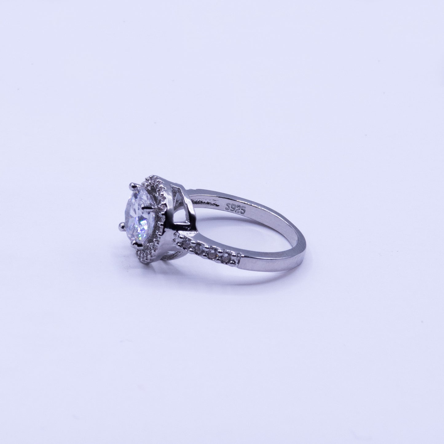 Chloe Circle Stone Ring