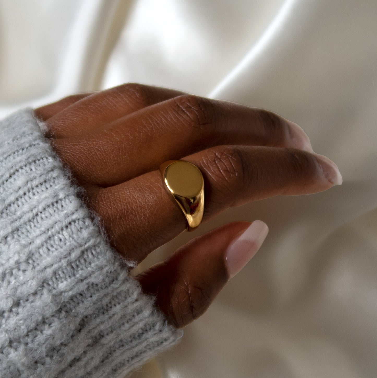 Charlie Circle Signet Ring