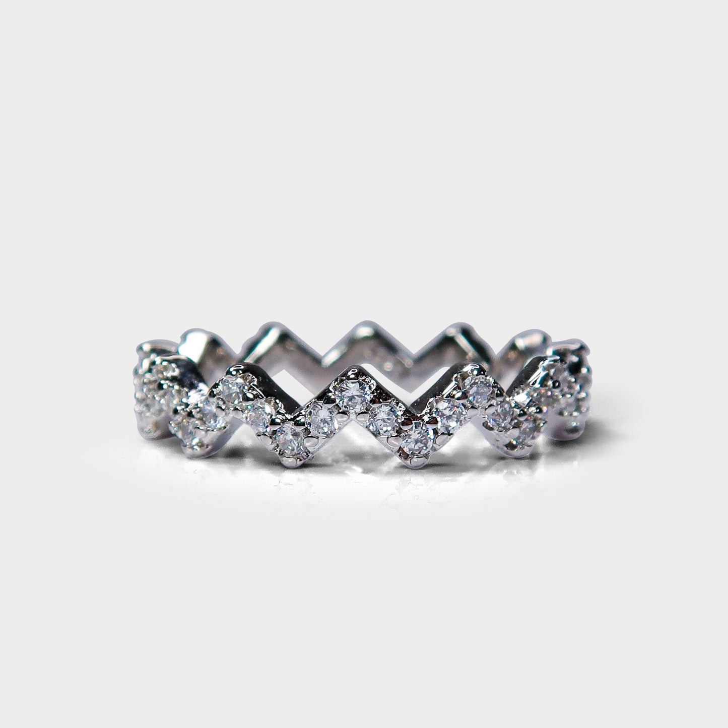 Zig Zag Diamante Eternity Ring